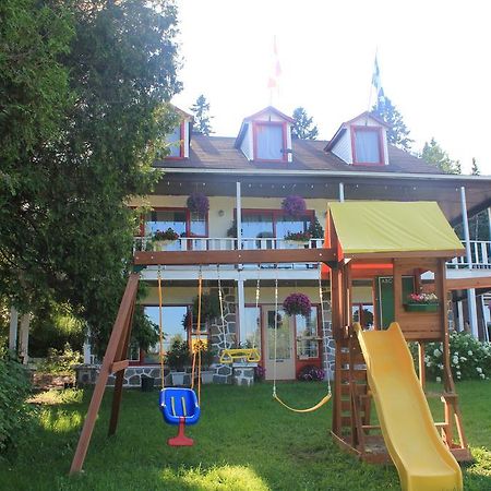 Motel Des Pays D'En Haut Val-David Eksteriør bilde