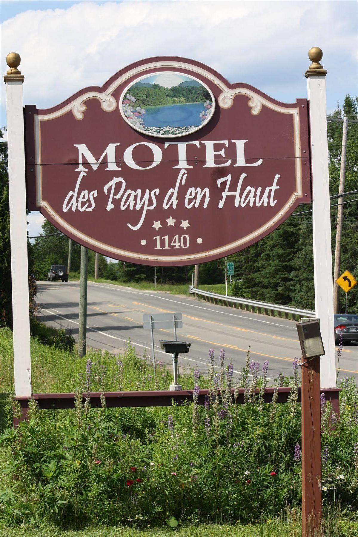 Motel Des Pays D'En Haut Val-David Eksteriør bilde